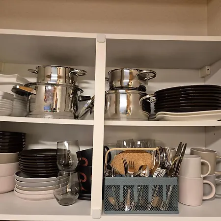 アパート Saxonia Homedeluxe Neue Hochwertige Voll Ausgestattete Mit Kueche Xxl Boxspringerbett 2 Einzelbetten Highspeed Internetflatrate Und Balkon Ideal Fuer Familien Paare Kulturinteressierte Und Geschaeftsreisende Mit Mwst
