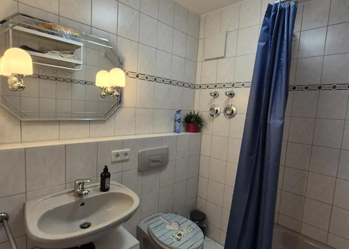 Saxonia Homedeluxe Neue Hochwertige Voll Ausgestattete Mit Kueche Xxl Boxspringerbett 2 Einzelbetten Highspeed Internetflatrate Und Balkon Ideal Fuer Familien Paare Kulturinteressierte Und Geschaeftsreisende Mit Mwst Lägenhet Dresden