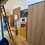 Saxonia Homedeluxe Neue Hochwertige Voll Ausgestattete Mit Küche Xxl Boxspringerbett 2 Einzelbetten Highspeed Internetflatrate Und Balkon Ideal Für Familien Paare Kulturinteressierte Und Geschäftsreisende Mit Mwstrec * Dresden