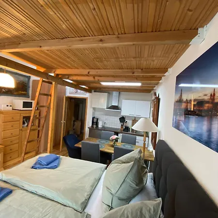 Saxonia Homedeluxe Neue Hochwertige Voll Ausgestattete Mit Kueche Xxl Boxspringerbett 2 Einzelbetten Highspeed Internetflatrate Und Balkon Ideal Fuer Familien Paare Kulturinteressierte Und Geschaeftsreisende Mit Mwst *