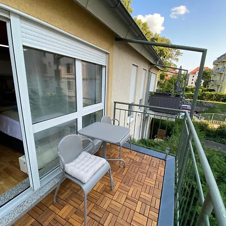 Lägenhet Saxonia Homedeluxe Neue Hochwertige Voll Ausgestattete Mit Kueche Xxl Boxspringerbett 2 Einzelbetten Highspeed Internetflatrate Und Balkon Ideal Fuer Familien Paare Kulturinteressierte Und Geschaeftsreisende Mit Mwst *