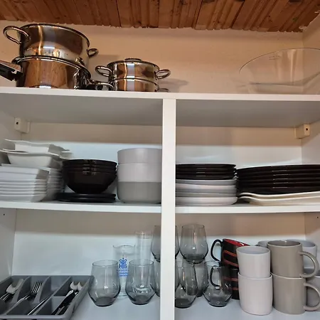 Saxonia Homedeluxe Neue Hochwertige Voll Ausgestattete Mit Kueche Xxl Boxspringerbett 2 Einzelbetten Highspeed Internetflatrate Und Balkon Ideal Fuer Familien Paare Kulturinteressierte Und Geschaeftsreisende Mit Mwst *