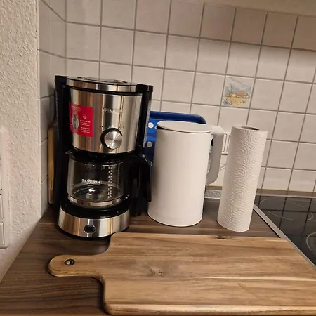 Saxonia Homedeluxe Neue Hochwertige Voll Ausgestattete Mit Kueche Xxl Boxspringerbett 2 Einzelbetten Highspeed Internetflatrate Und Balkon Ideal Fuer Familien Paare Kulturinteressierte Und Geschaeftsreisende Mit Mwst Διαμέρισμα