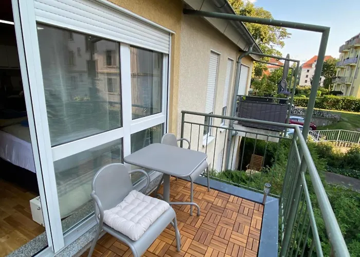 公寓 Saxonia Homedeluxe Neue Hochwertige Voll Ausgestattete Mit Kueche Xxl Boxspringerbett 2 Einzelbetten Highspeed Internetflatrate Und Balkon Ideal Fuer Familien Paare Kulturinteressierte Und Geschaeftsreisende Mit Mwst *