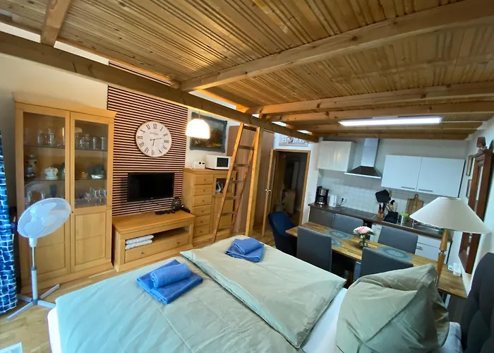 公寓 Saxonia Homedeluxe Neue Hochwertige Voll Ausgestattete Mit Kueche Xxl Boxspringerbett 2 Einzelbetten Highspeed Internetflatrate Und Balkon Ideal Fuer Familien Paare Kulturinteressierte Und Geschaeftsreisende Mit Mwst *