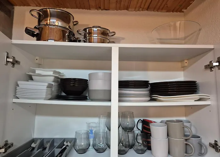 Saxonia Homedeluxe Neue Hochwertige Voll Ausgestattete Mit Kueche Xxl Boxspringerbett 2 Einzelbetten Highspeed Internetflatrate Und Balkon Ideal Fuer Familien Paare Kulturinteressierte Und Geschaeftsreisende Mit Mwst *