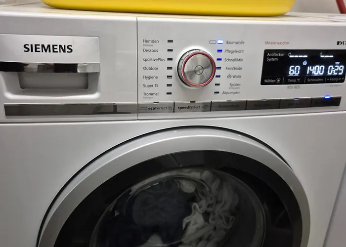 公寓 Saxonia Homedeluxe Neue Hochwertige Voll Ausgestattete Mit Kueche Xxl Boxspringerbett 2 Einzelbetten Highspeed Internetflatrate Und Balkon Ideal Fuer Familien Paare Kulturinteressierte Und Geschaeftsreisende Mit Mwst *