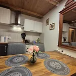 アパート Saxonia Homedeluxe Neue Hochwertige Voll Ausgestattete Mit Kueche Xxl Boxspringerbett 2 Einzelbetten Highspeed Internetflatrate Und Balkon Ideal Fuer Familien Paare Kulturinteressierte Und Geschaeftsreisende Mit Mwst *